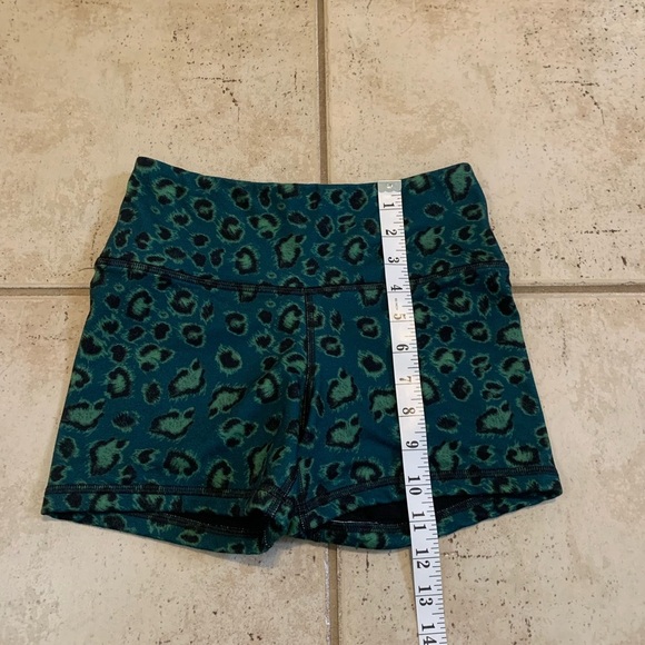 FLEO XS Black & Green Leopard Print High Waisted Shorts - Picture 4 of 5